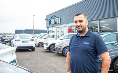 Hårde data og tre kopper kaffe sælger biler